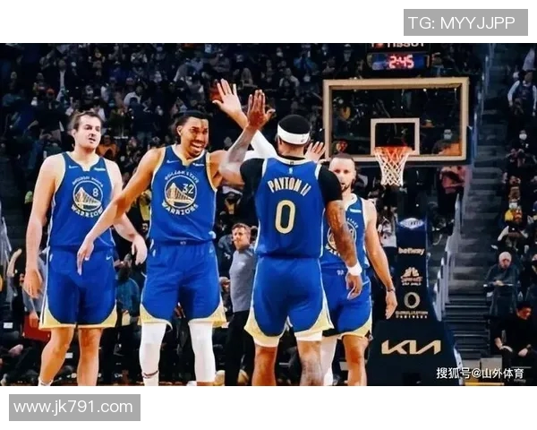 追梦受困勇士奋力拼搏霍福德挺身而出助力库里重返巅峰 追梦受困勇士奋力拼搏霍福德挺身而出助力库里重返巅峰