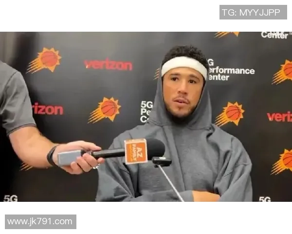 布克谈和杜兰特交手：这始终是一种荣幸，他是我偶像之一